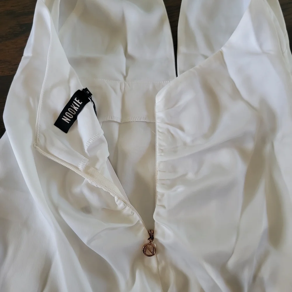 New Nookie Stella Satin Plunge Neckline Mermaid Sexy High Front Slit Gown Medium - Picture 13 of 16